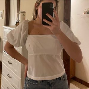 Gianni Bini white puffer sleeve top